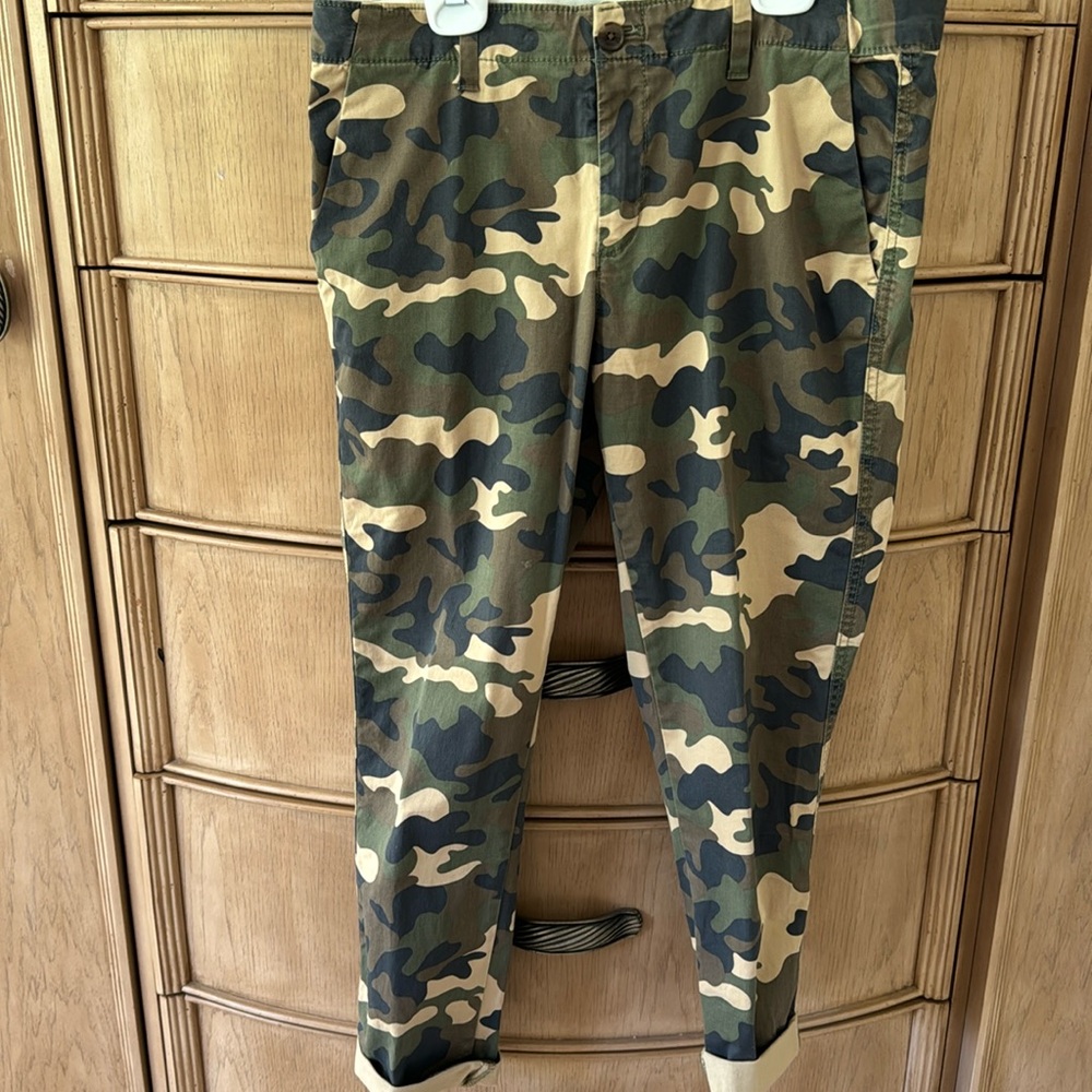 Girlfriend Chino 3/4 Gap camp pants